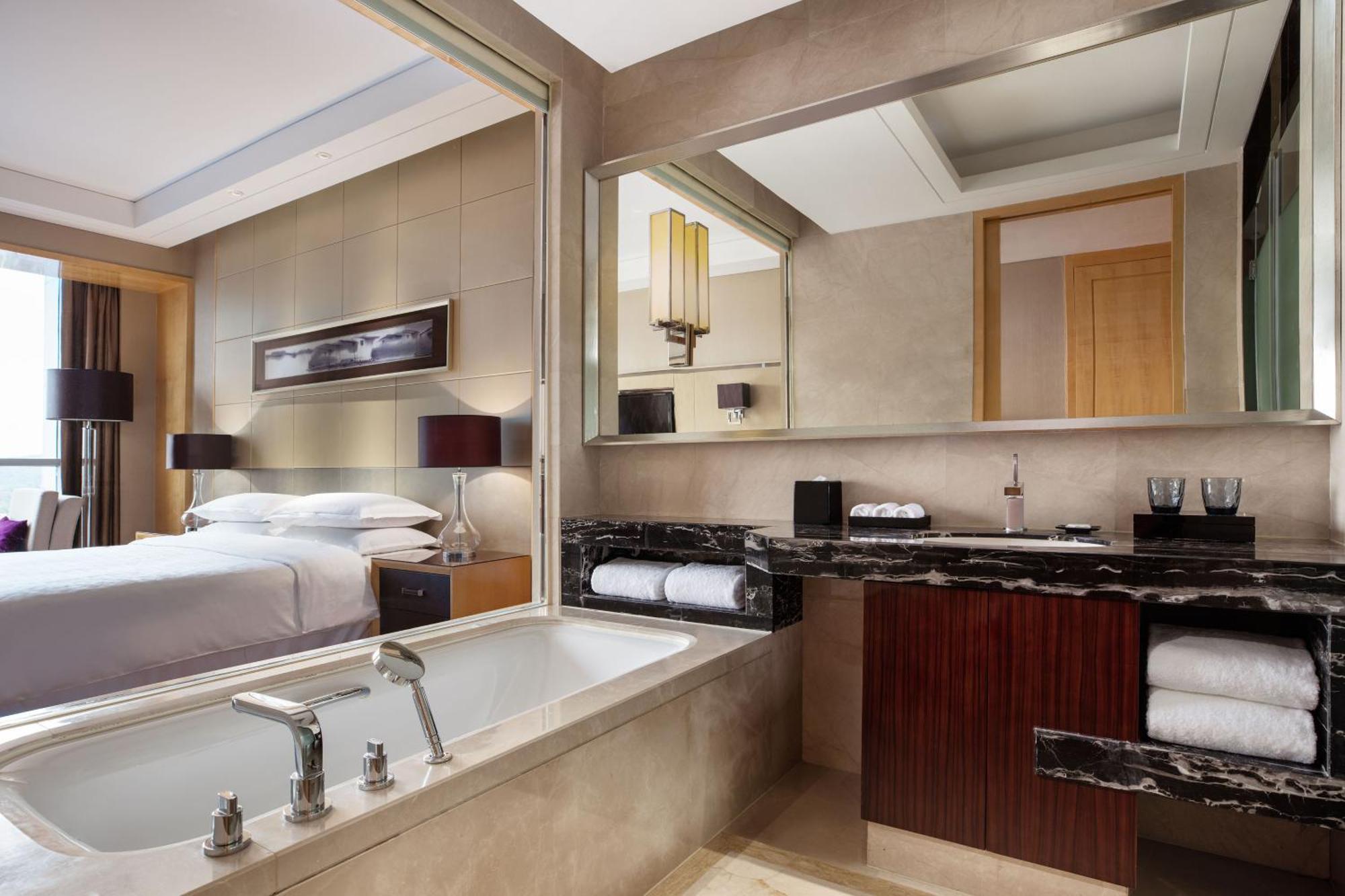 Sheraton Zhenjiang Hotel Экстерьер фото